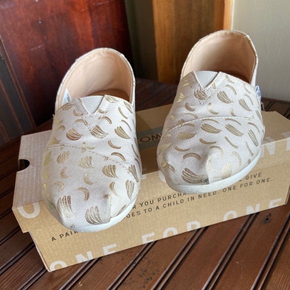 TOMS classic Gilded Bananas Print shoes - Picture 3 of 8